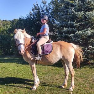 Meet your Posher, Traci